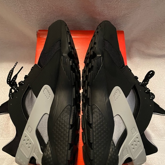 Nike Air Huarache main image 5